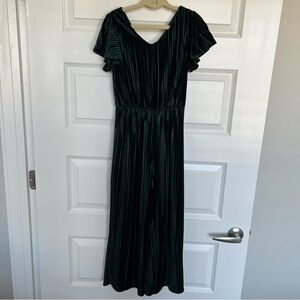 Like-new franki Francesca’s Deep Green Velvet Jumpsuit